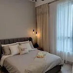 A Cozy 2-Bedroom